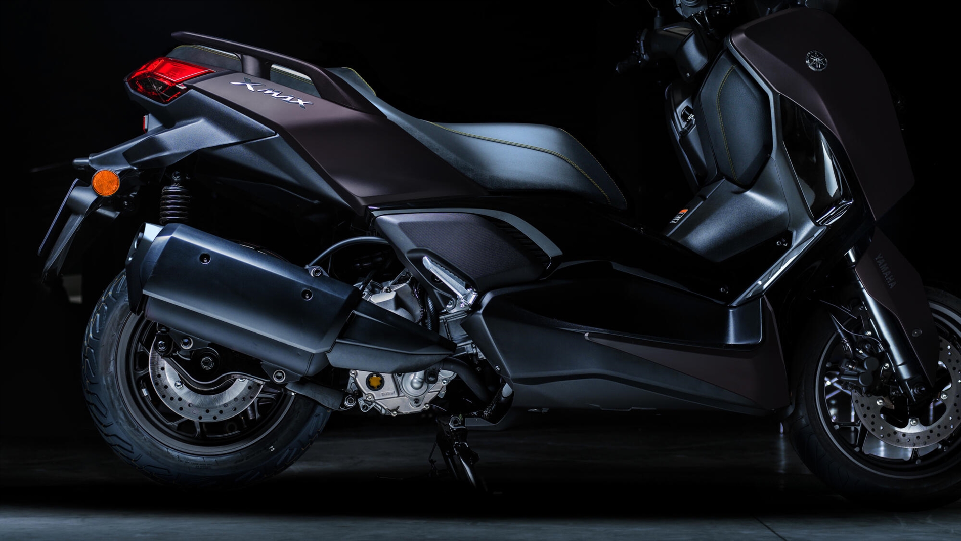 2024-Yamaha-XMAX300ASP-EU-Detail-011-03
