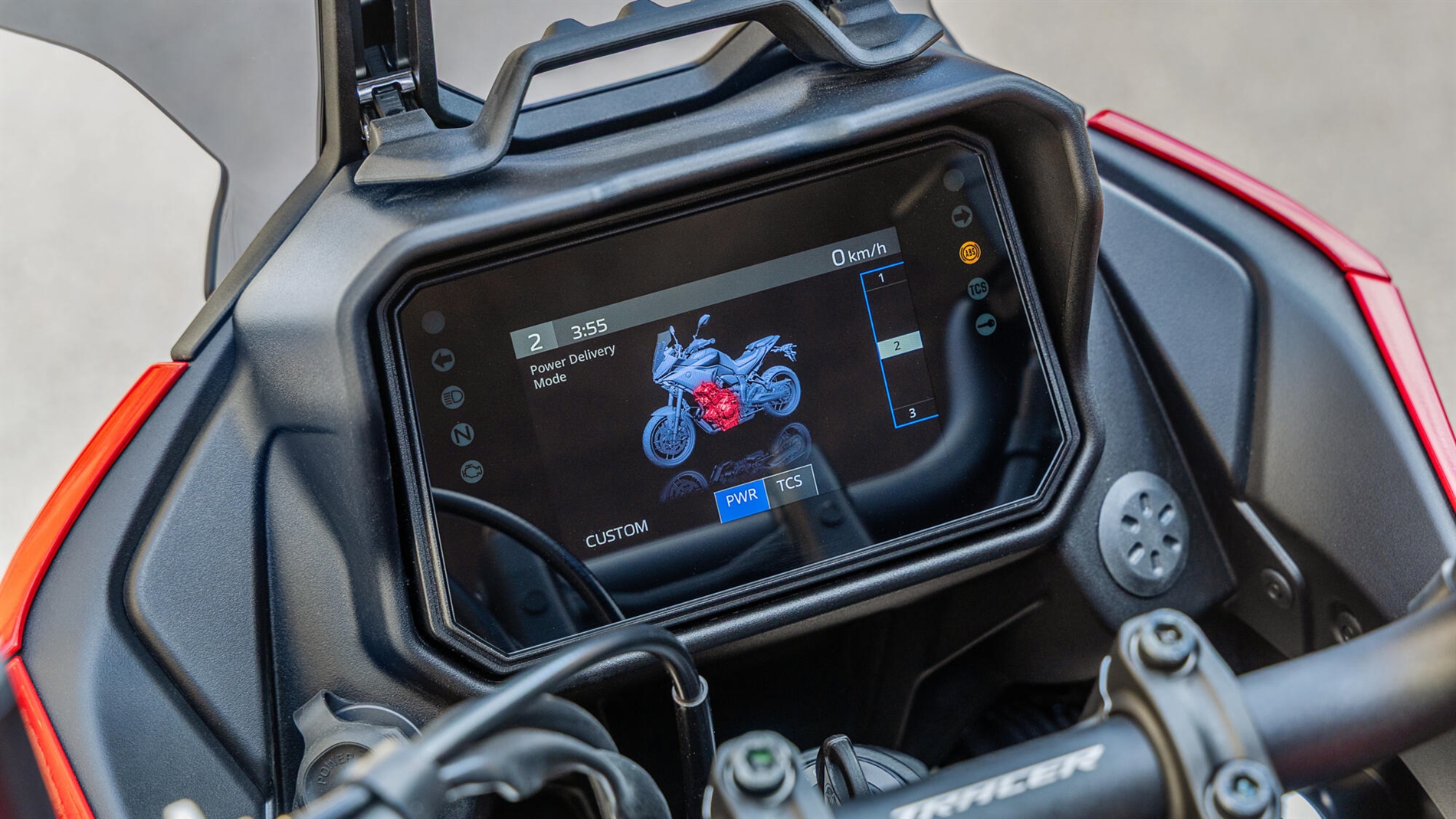 2025-Yamaha-MT07TR-EU-NA-Detail-002-03
