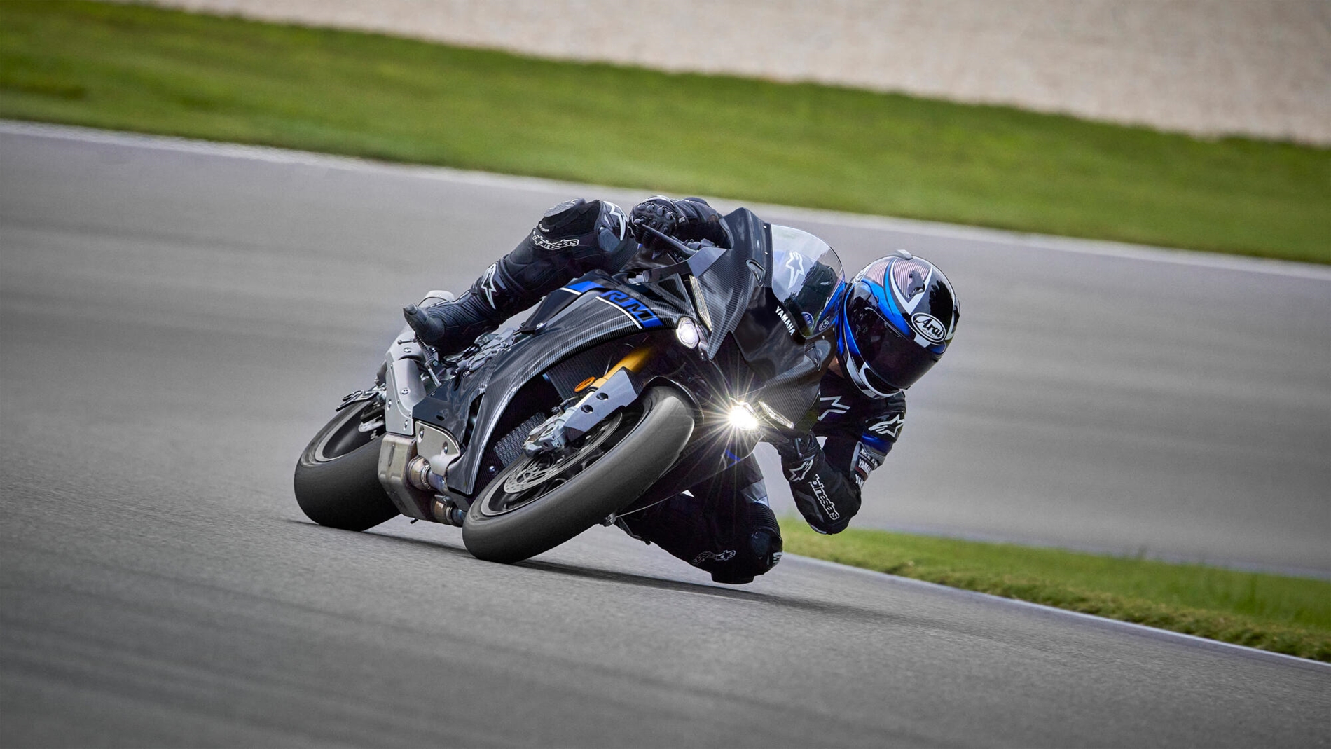 2024-Yamaha-YZF1000R1SPL-EU-Icon_Performance-Action-001-03