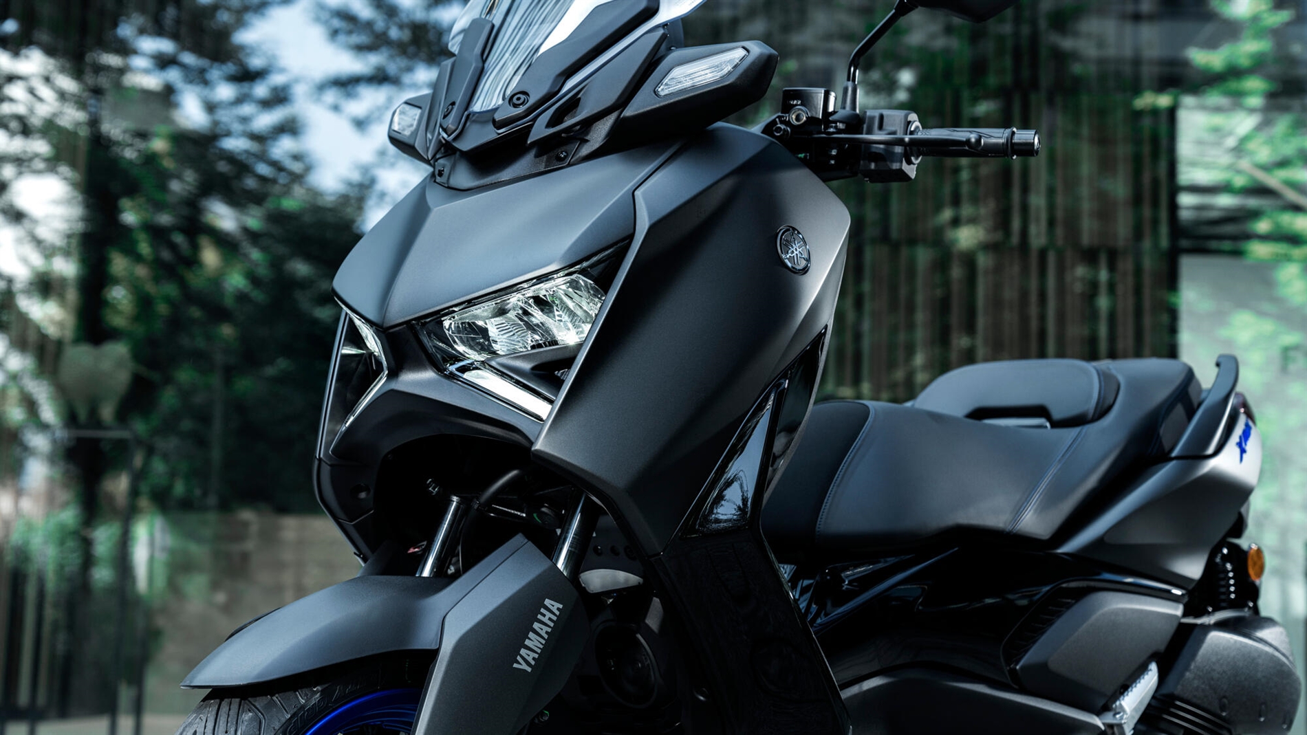 2025-Yamaha-XMAX300A-EU-Detail-003-03