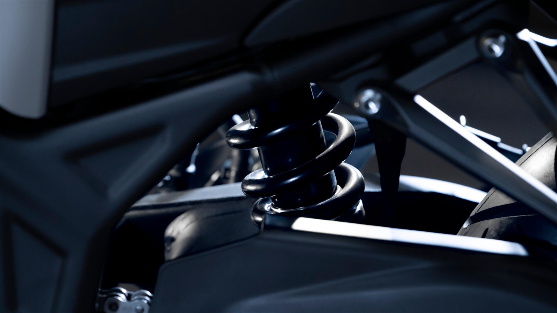 2024-Yamaha-MT320-EU-Detail-010-03
