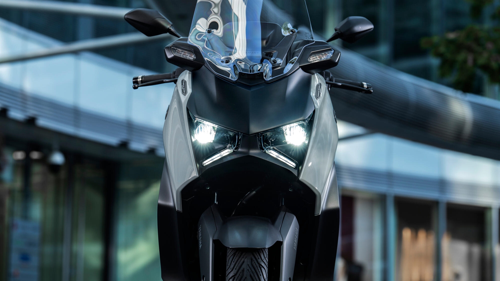 2025-Yamaha-XMAX125ASPH-EU-Detail-009-03