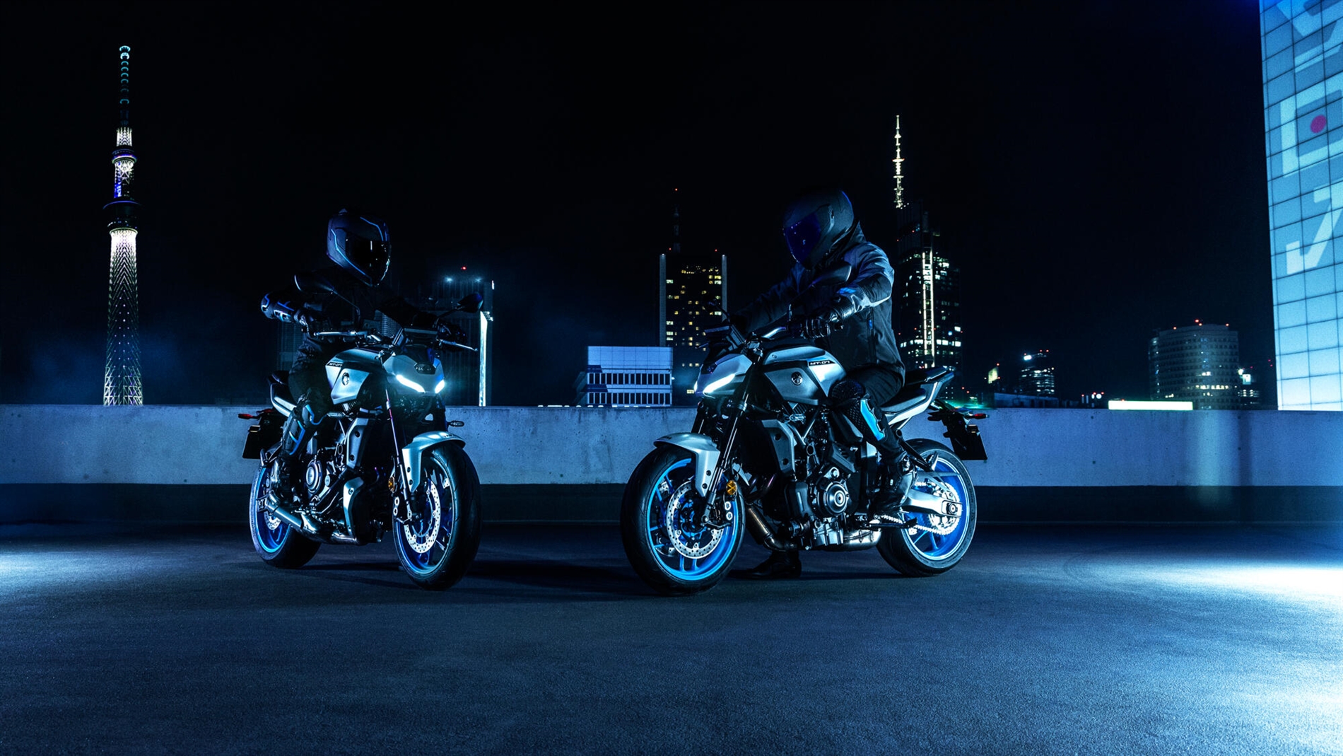 2025-Yamaha-MT07AS-EU-Ice_Storm-Static-001-03