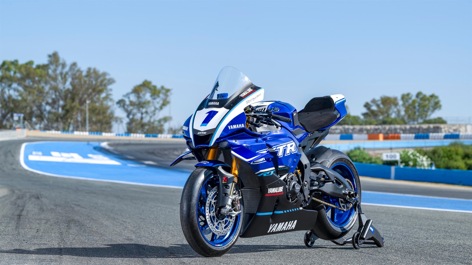2025-Yamaha-YZF1000R1GYTR-EU-Detail-001-03