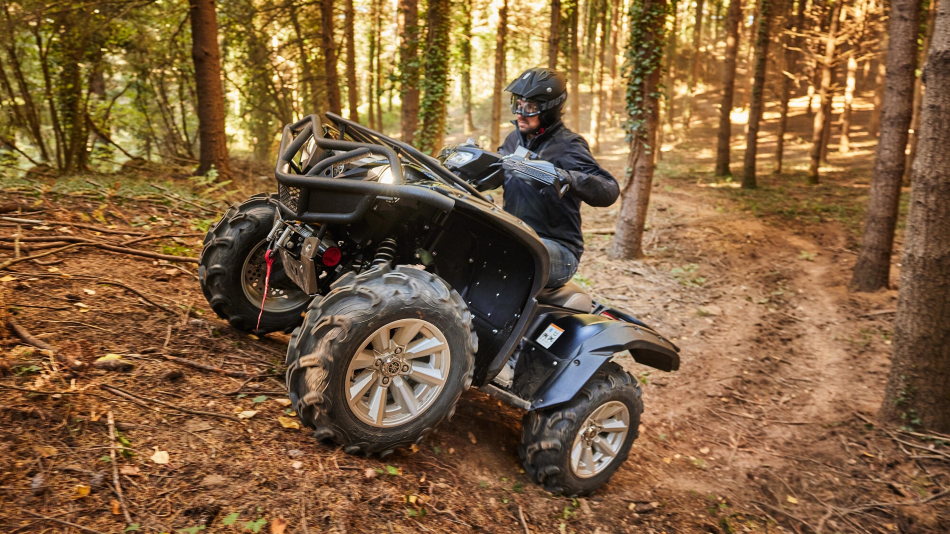2023-Yamaha-YFM70FWAD-23L-EU-Low_Gloss_Black-Action-007-03