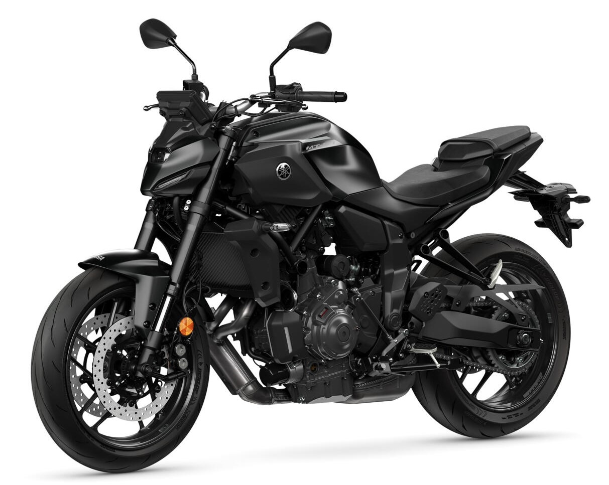 2025-Yamaha-MT07A-EU-Tech_Black-Studio-005-03