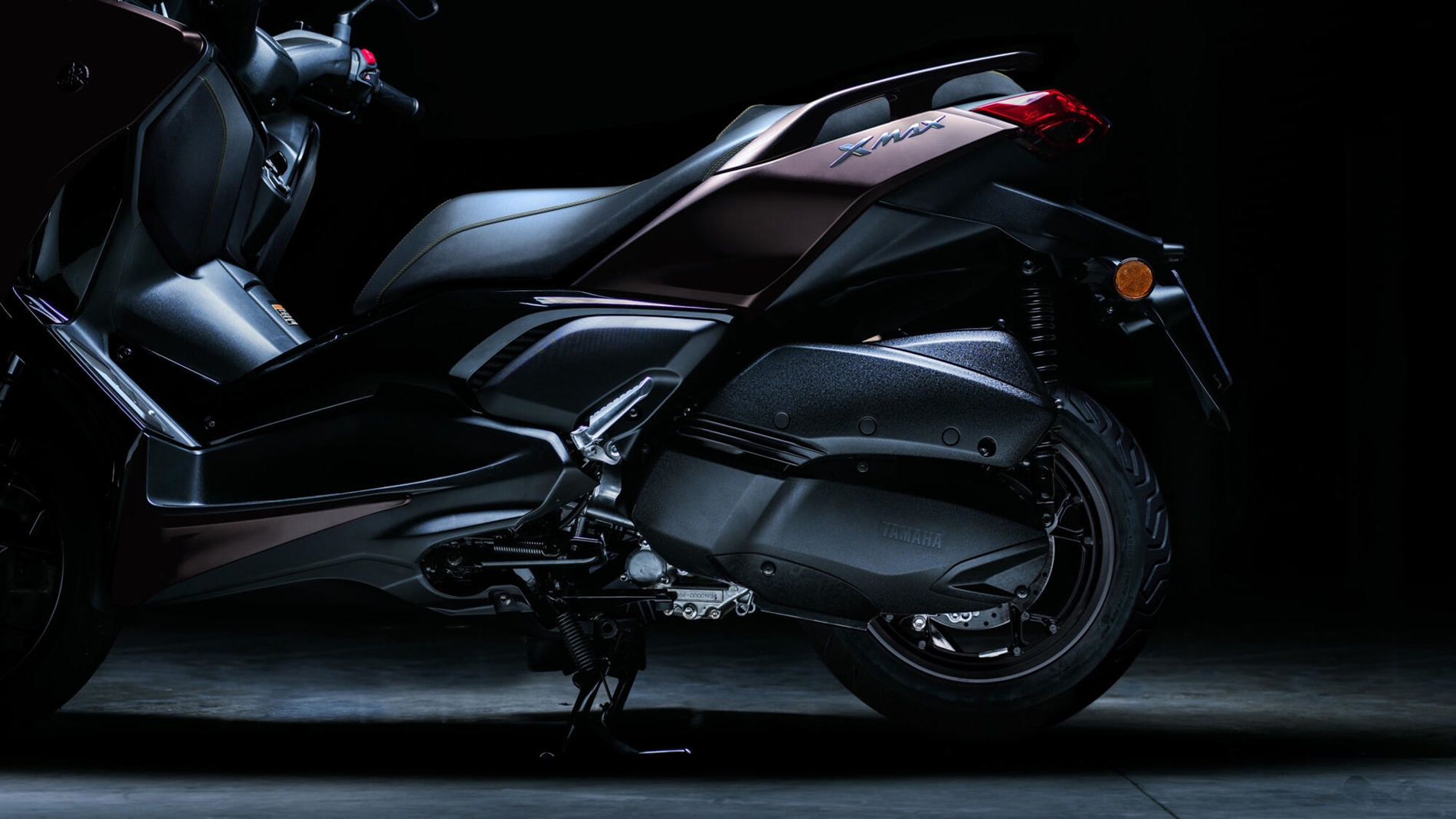2024-Yamaha-XMAX300ASP-EU-Detail-010-03