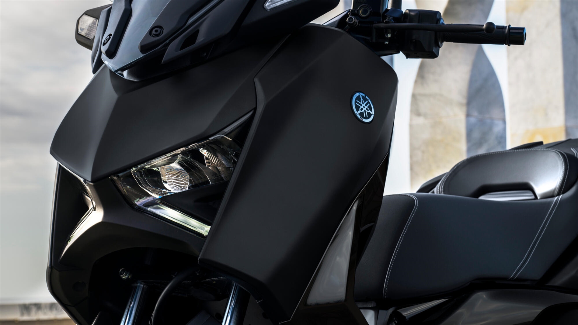 2024-Yamaha-XMAX300-EU-Detail-003-03