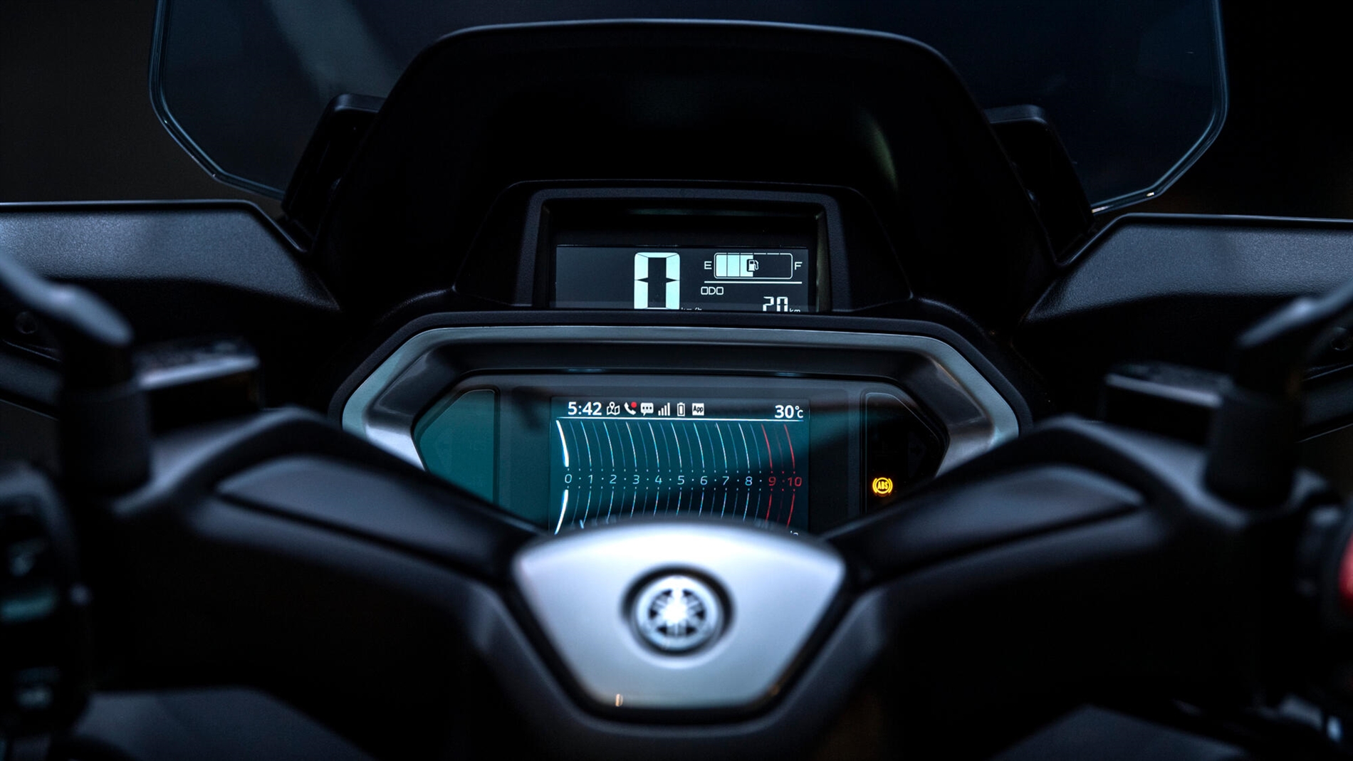 2024-Yamaha-XMAX300ASP-EU-Detail-001-03