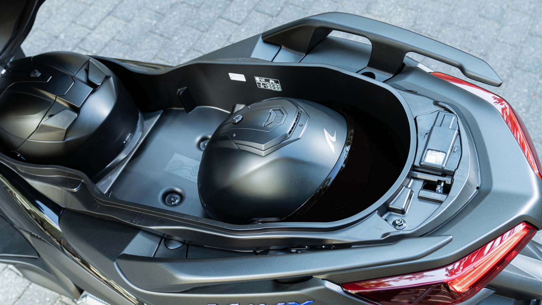 2025-Yamaha-XMAX125A-EU-Detail-009-03