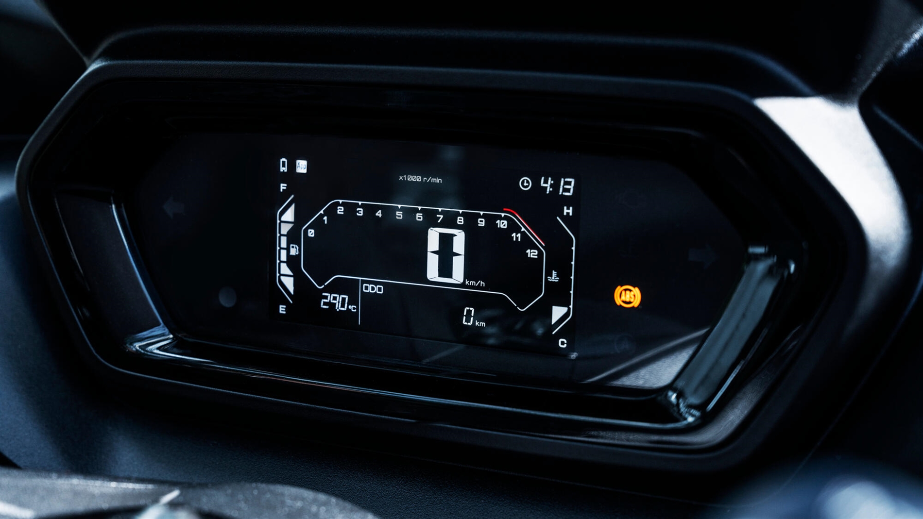 2025-Yamaha-XMAX125A-EU-Detail-001-03