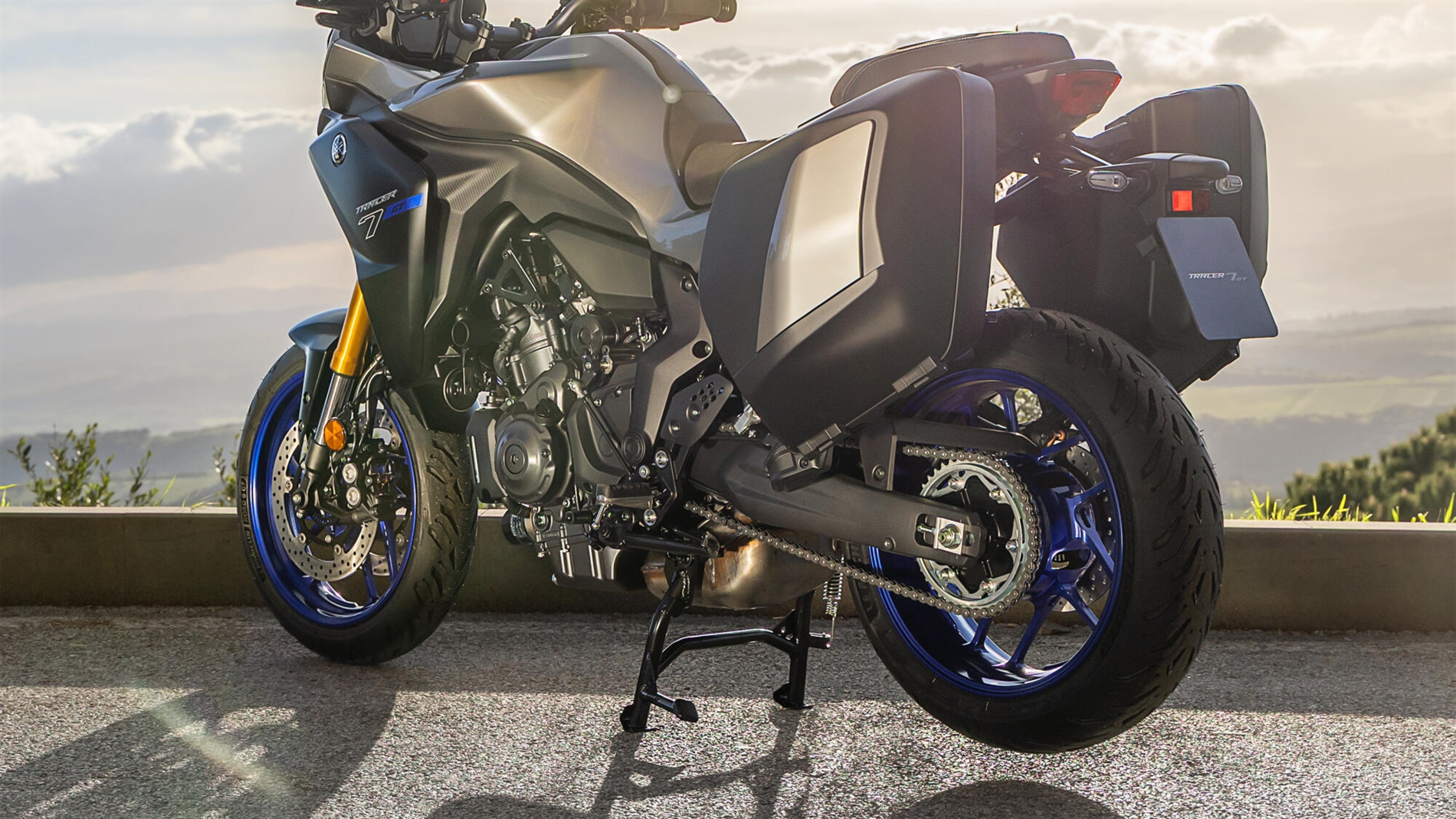 2025-Yamaha-MT07TRGT-EU-NA-Detail-006-03