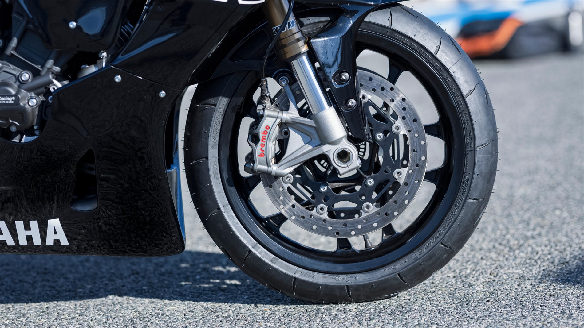2025-Yamaha-YZF1000R1GYTR-EU-Detail-003-03