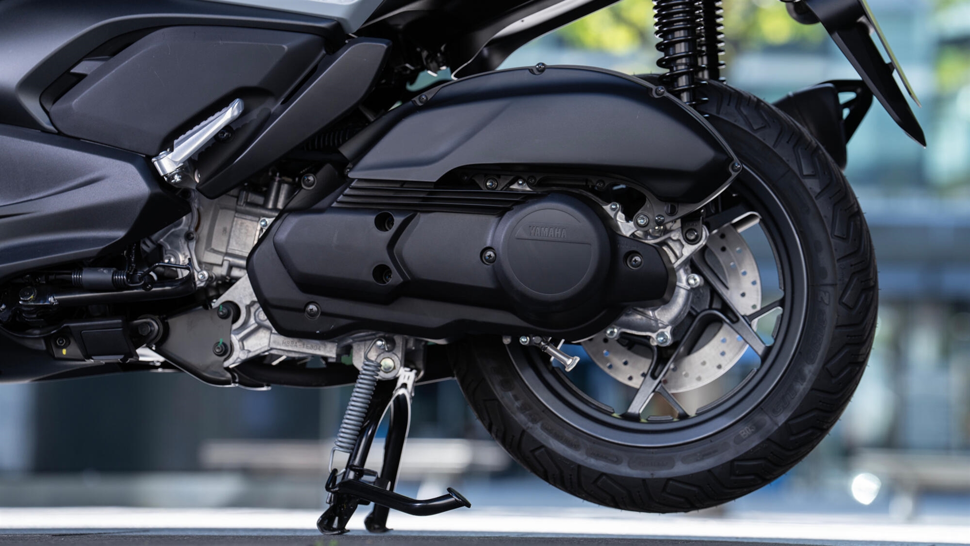2025-Yamaha-XMAX125ASPH-EU-Detail-014-03