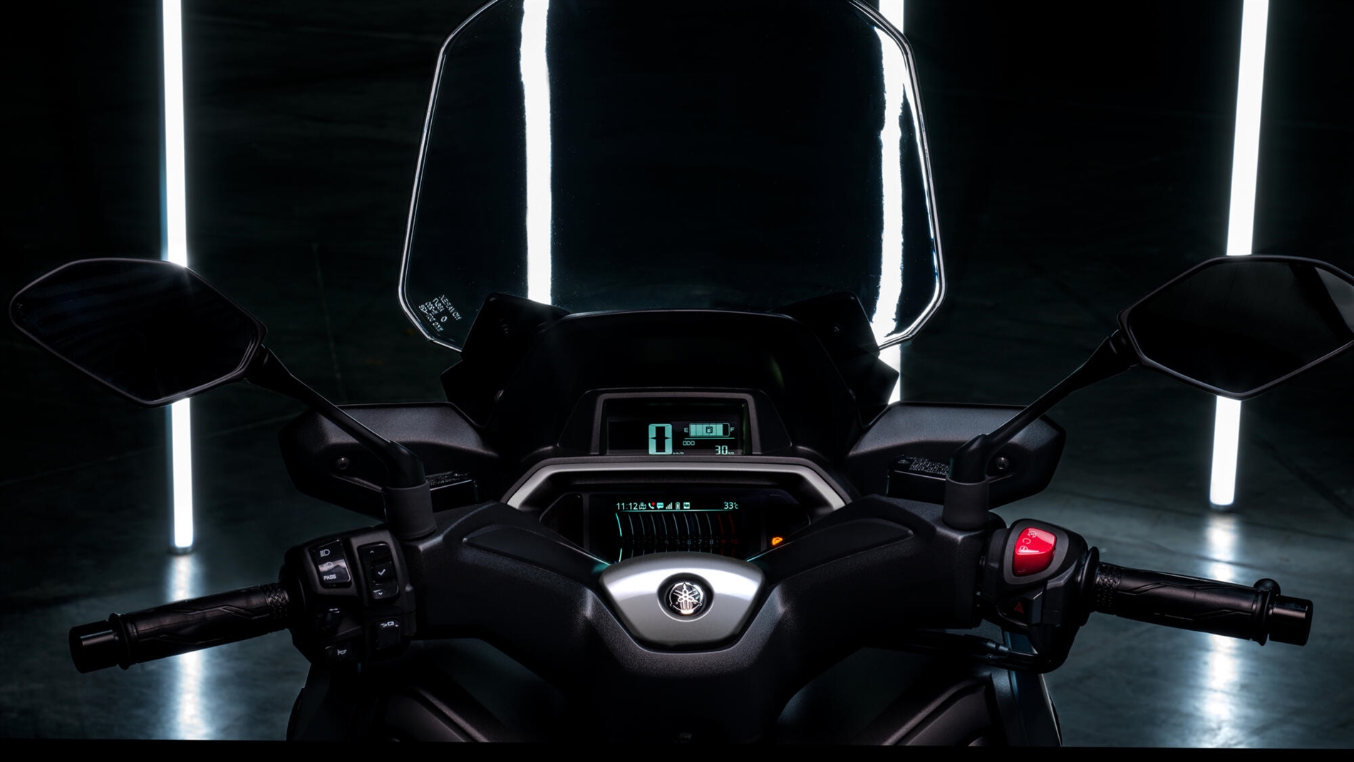 2024-Yamaha-XMAX300ASP-EU-Detail-013-03