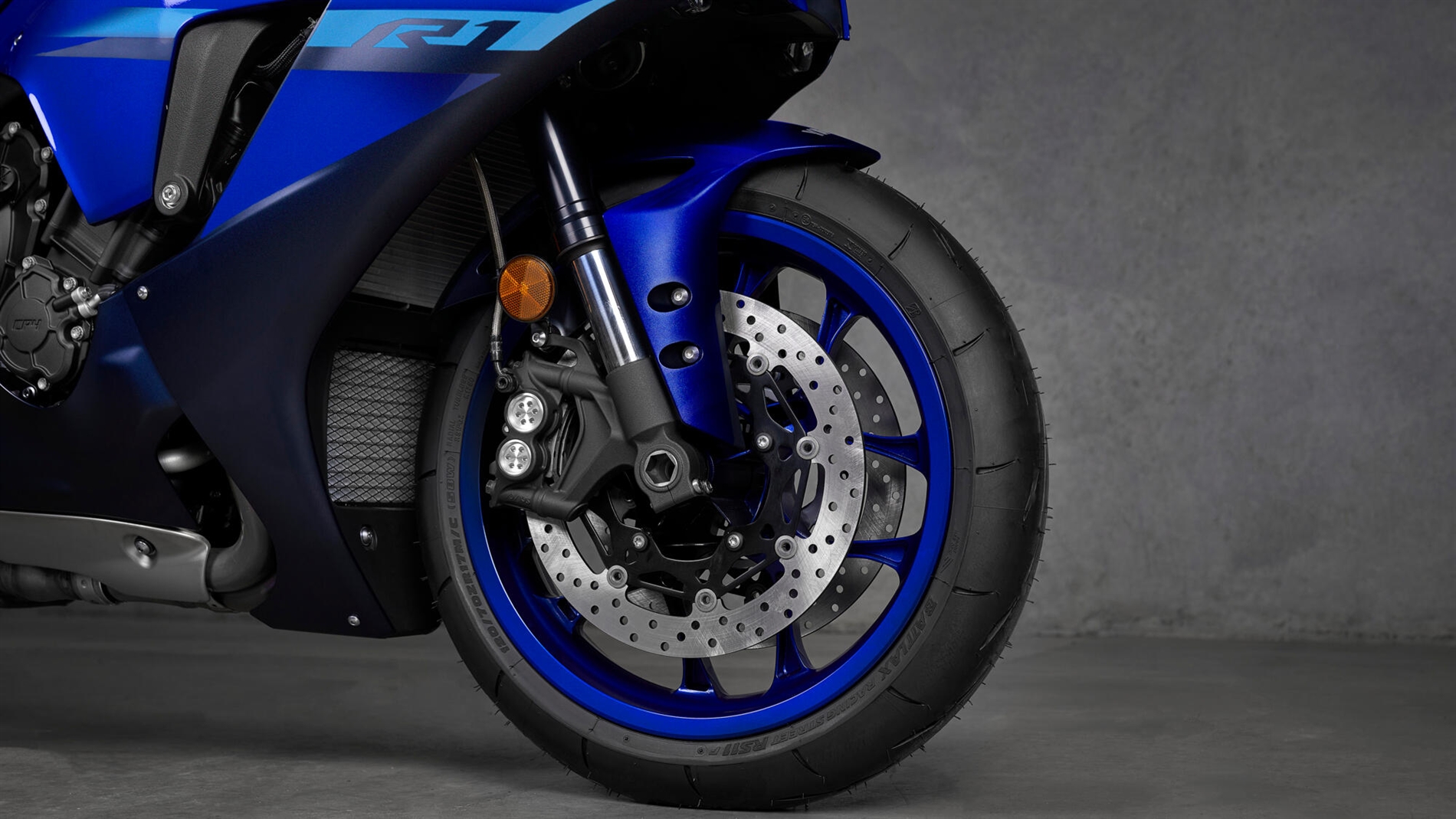 2024-Yamaha-YZF1000R1-EU-Detail-010-03