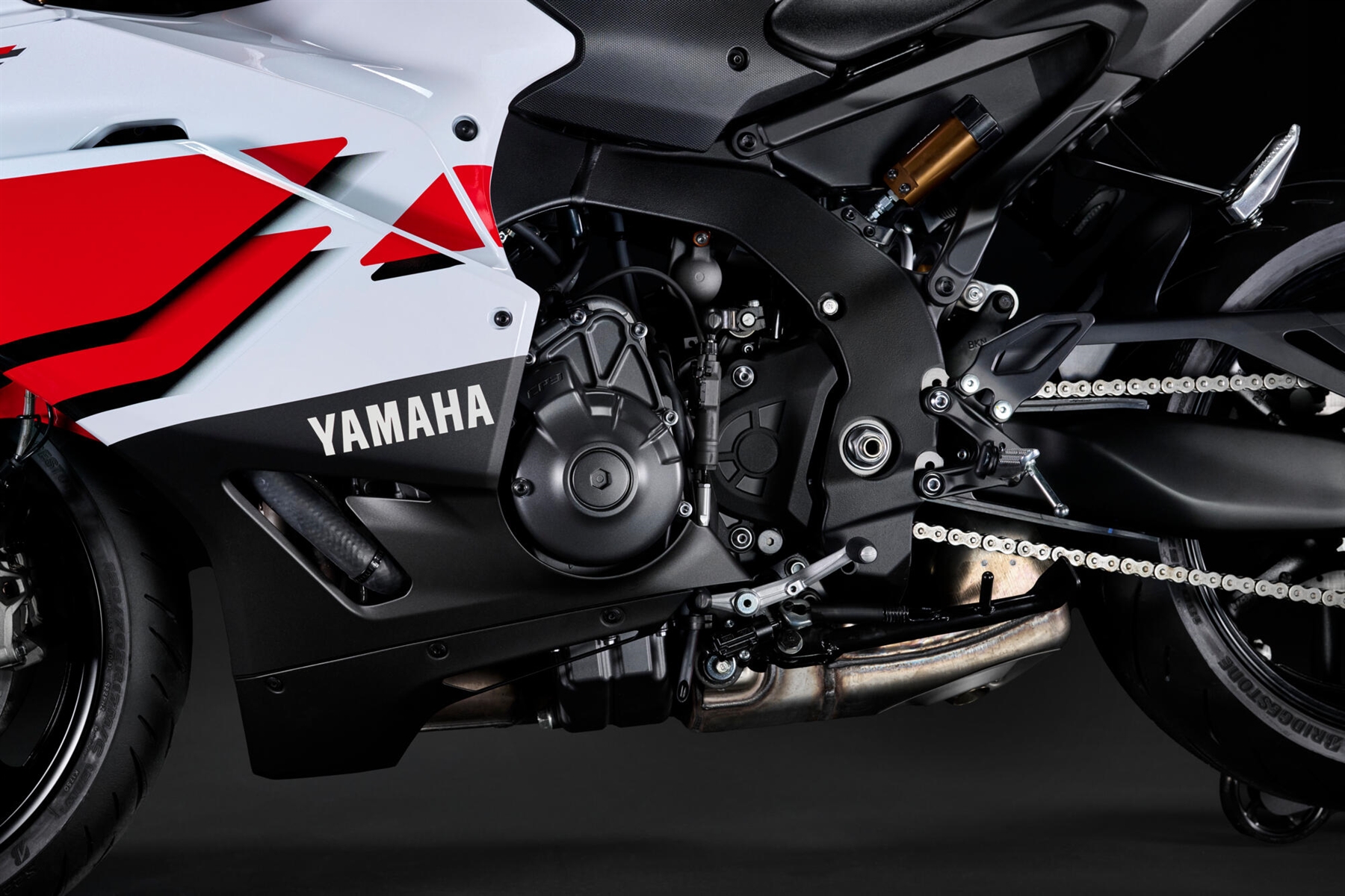 2026-Yamaha-YZF900R9-EU-NA-Detail-001-03