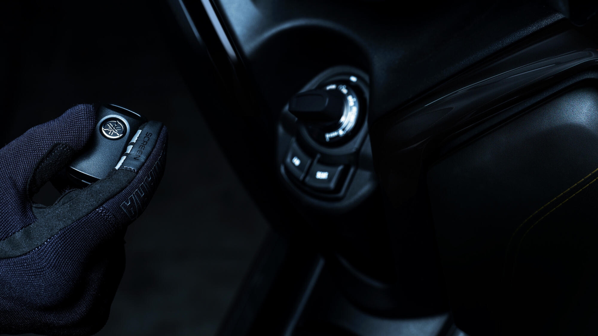 2024-Yamaha-XMAX300ASP-EU-Detail-012-03