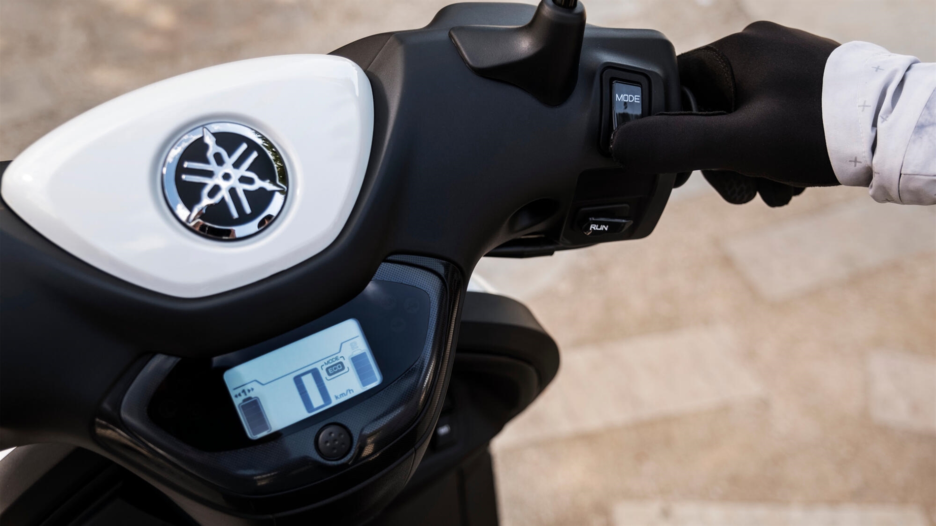 2023-Yamaha-EJE025-EU-Detail-007-03