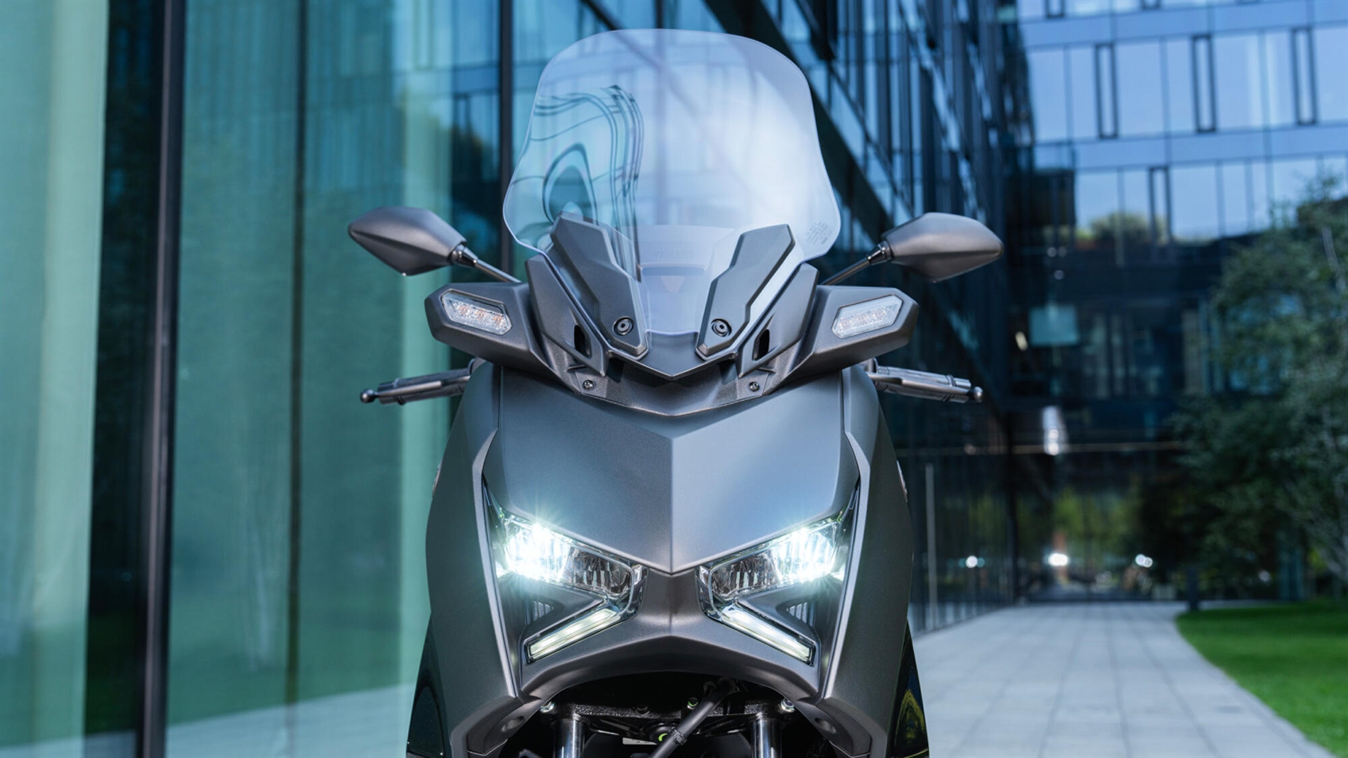 2025-Yamaha-XMAX300A-EU-Detail-004-03