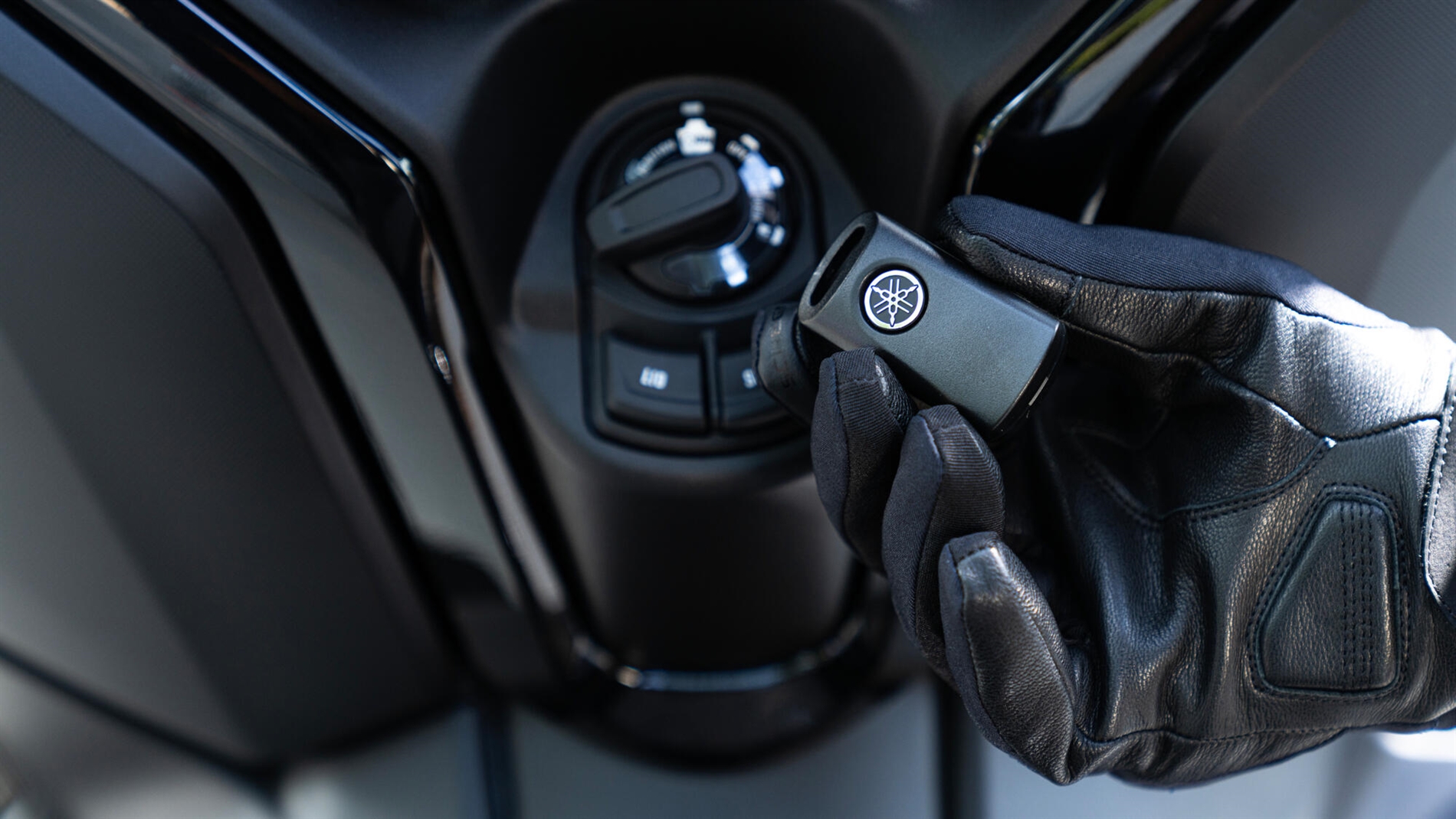 2025-Yamaha-XMAX300A-EU-Detail-011-03