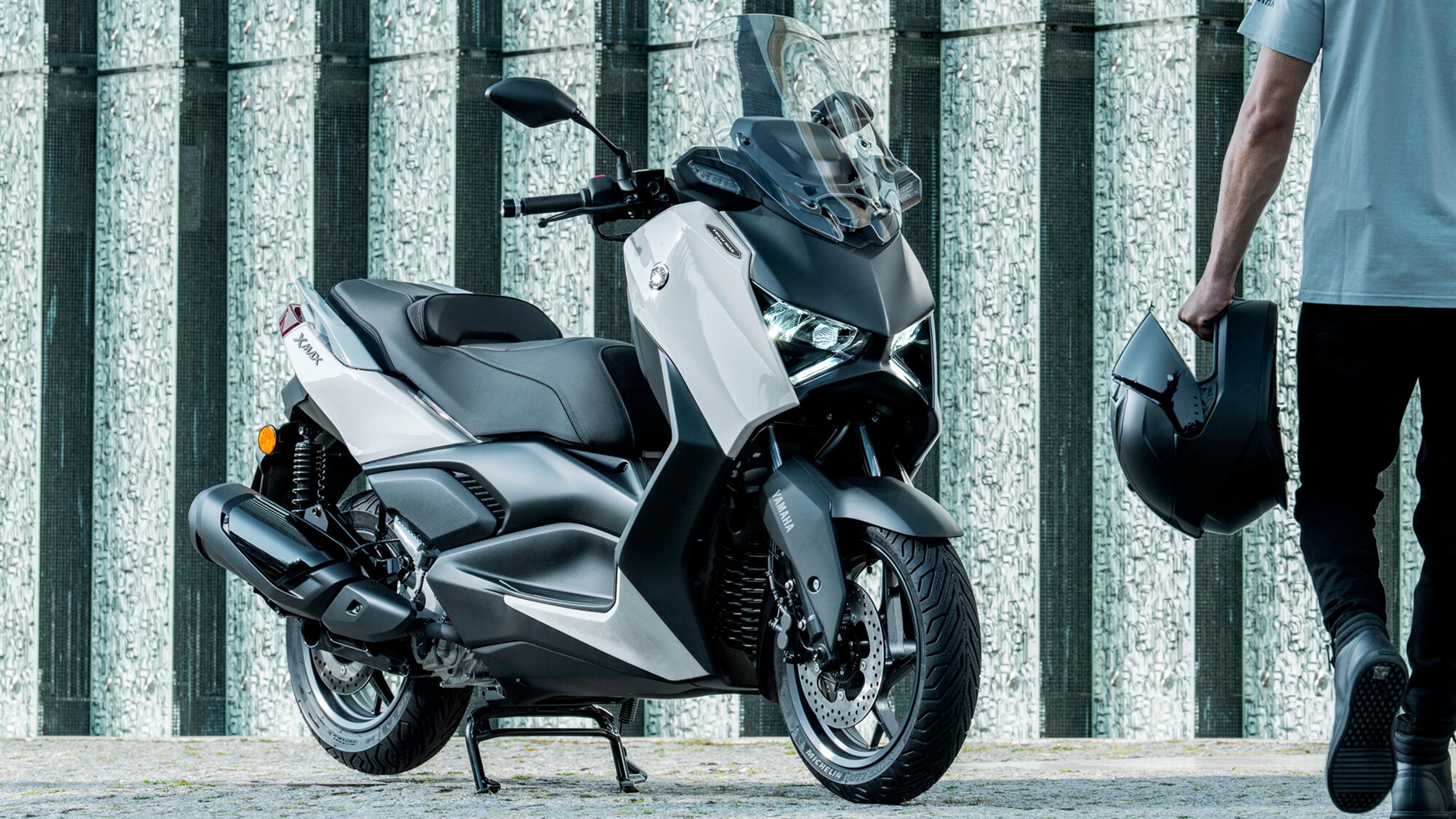2025-Yamaha-XMAX300ASV-EU-Detail-007-03