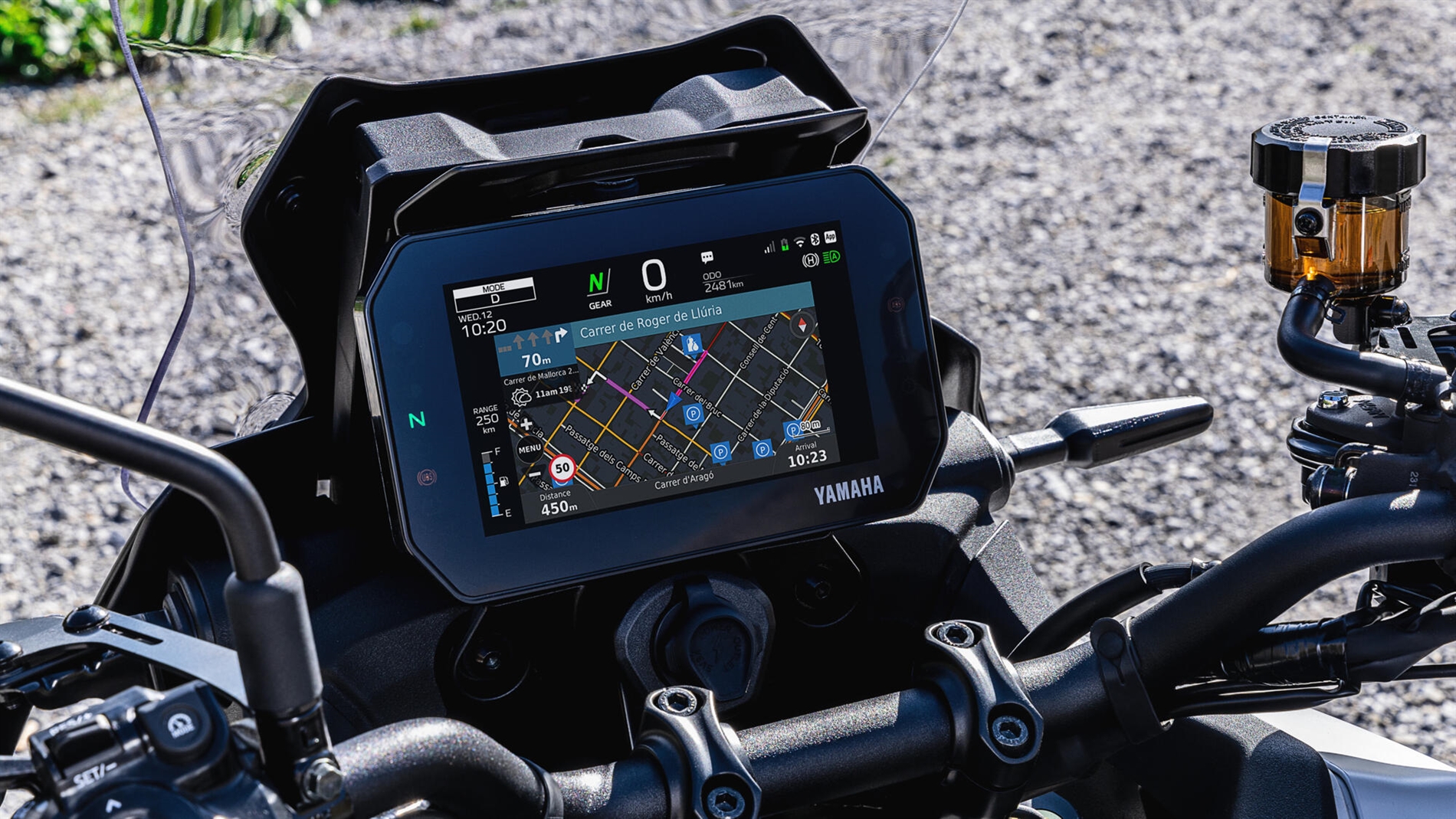 2025-Yamaha-MT09ATRDX-EU-Detail-005-03