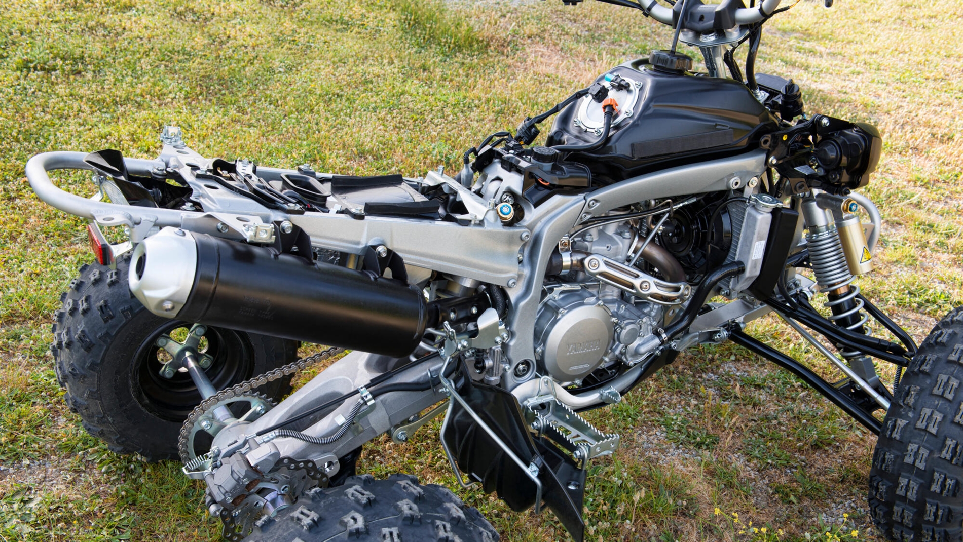 2025-Yamaha-YFZ450R-25S-EU-Detail-004-03
