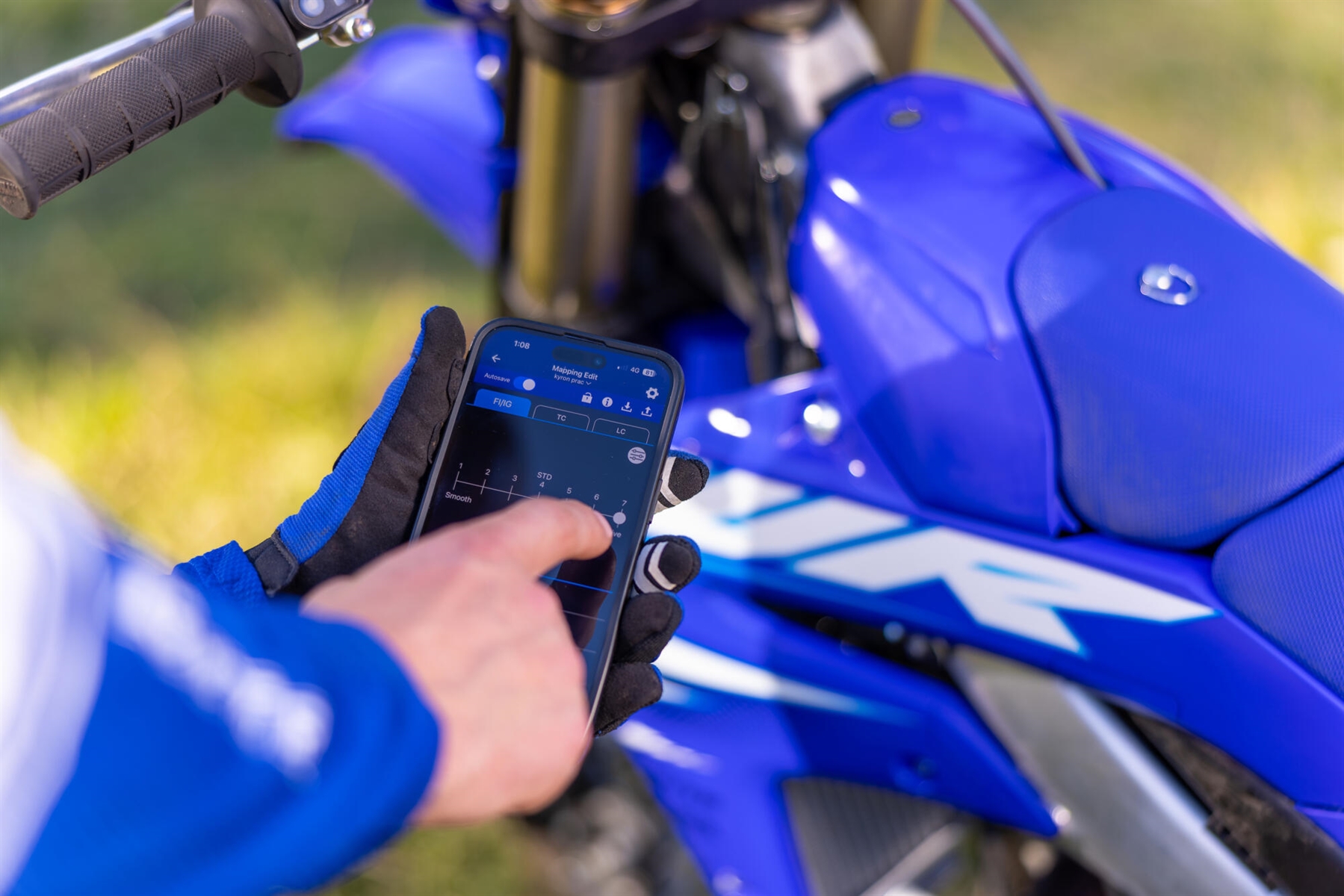 2025-Yamaha-WR250F-EU-Icon_Blue-Detail-010-03