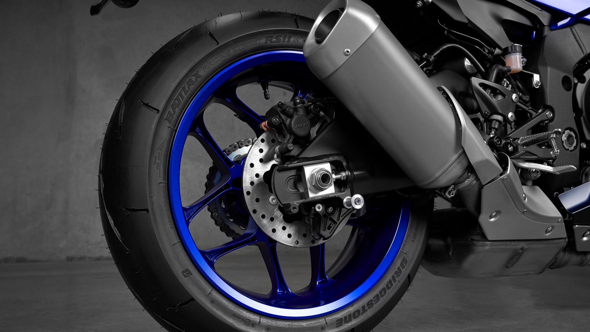 2024-Yamaha-YZF1000R1-EU-Detail-011-03
