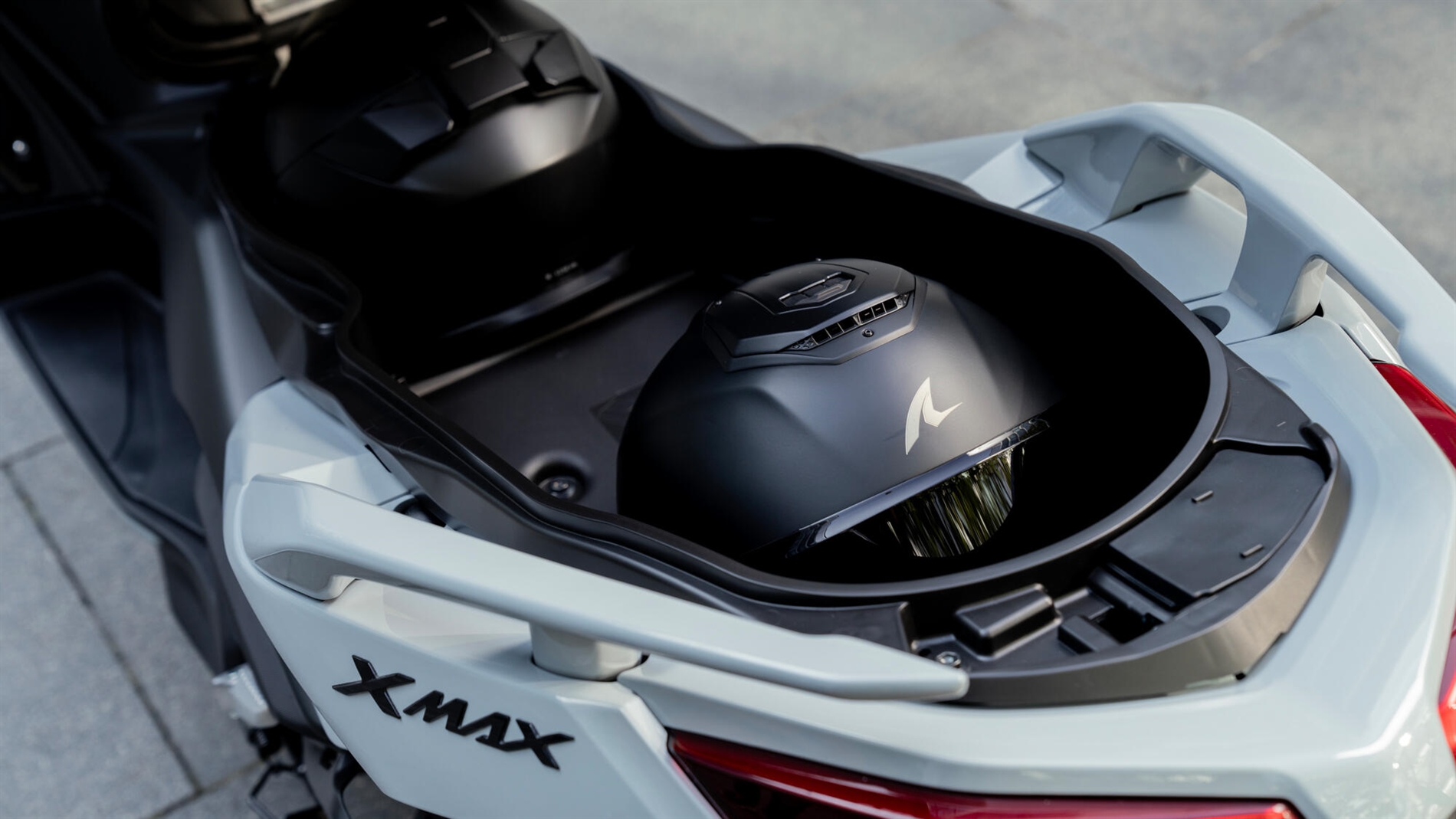 2025-Yamaha-XMAX125ASP-EU-Detail-012-03