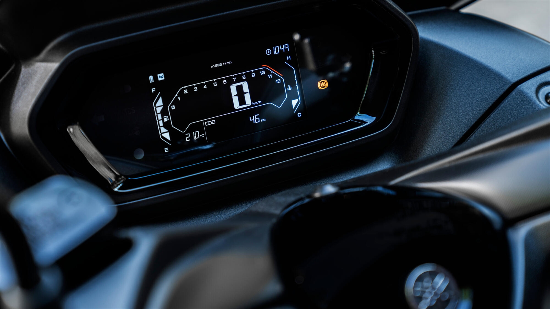2025-Yamaha-XMAX300A-EU-Detail-001-03