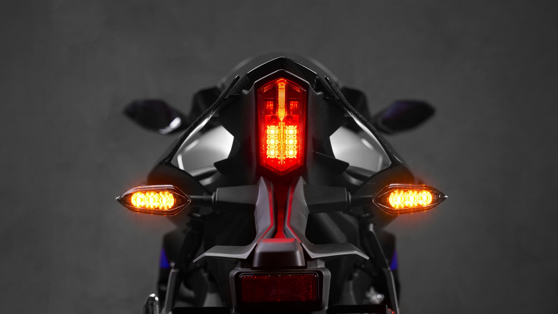 2024-Yamaha-YZF1000R1SPL-EU-Detail-014-03