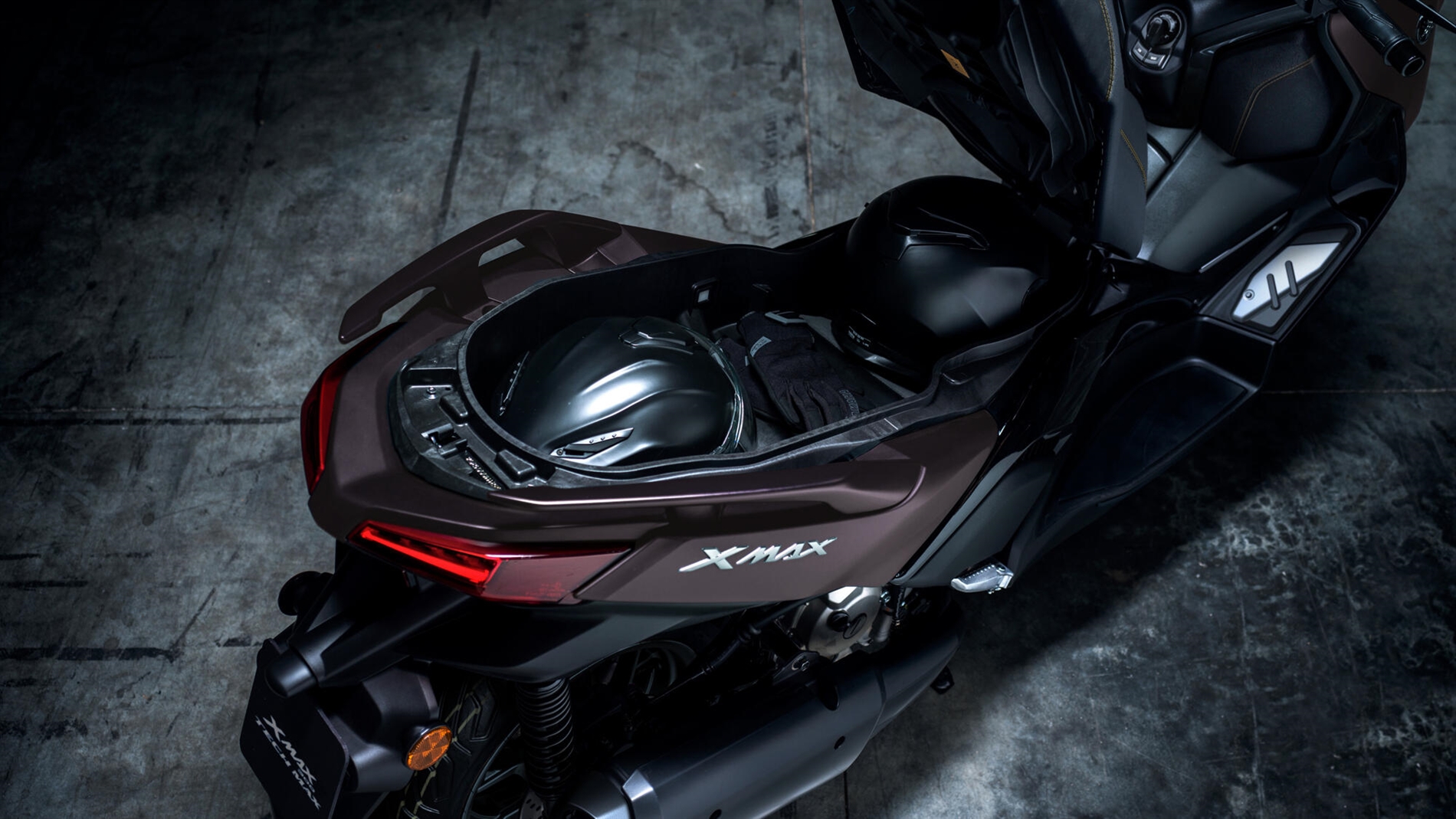 2024-Yamaha-XMAX300ASP-EU-Detail-009-03