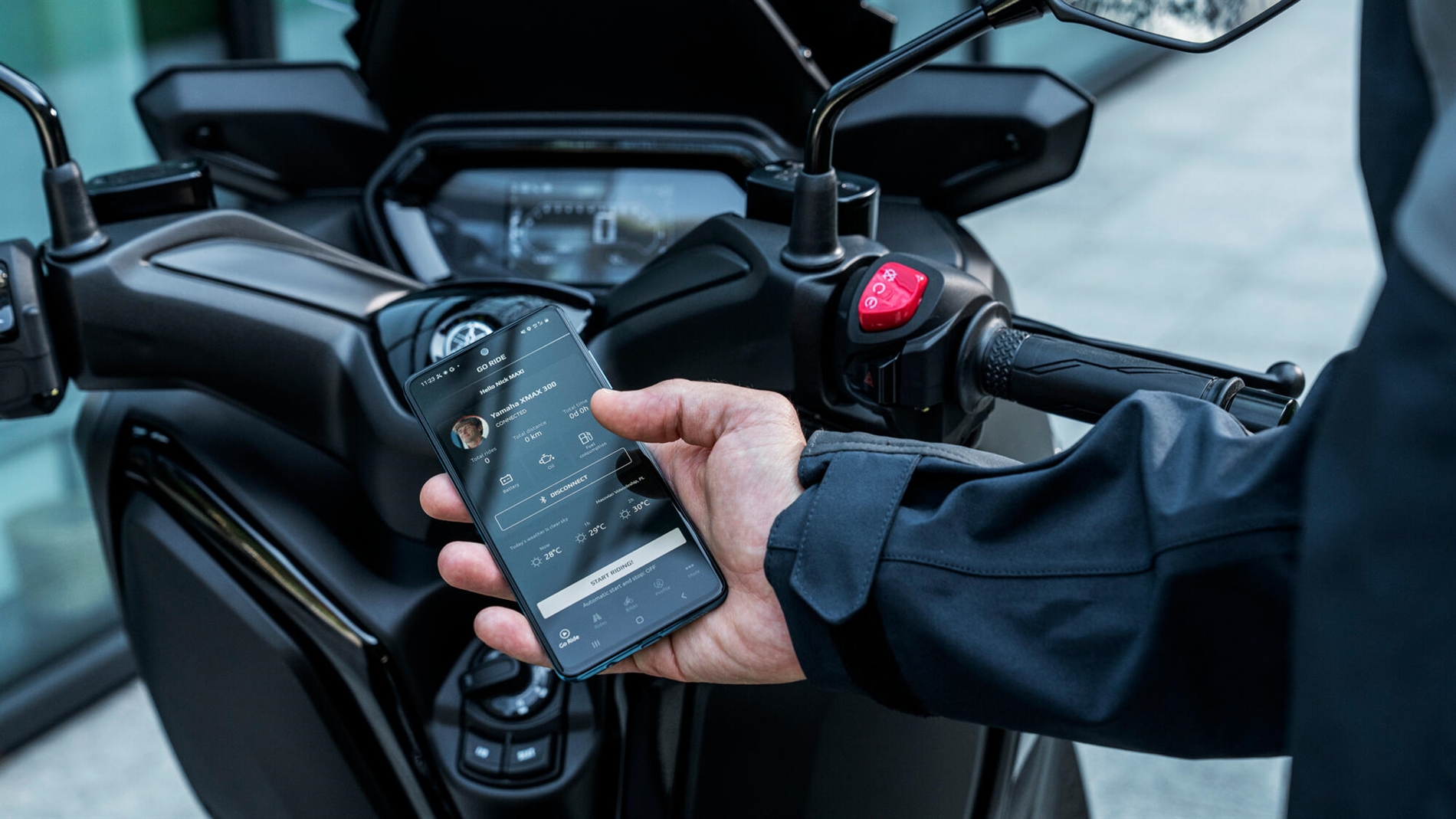2025-Yamaha-XMAX300A-EU-Detail-002-03
