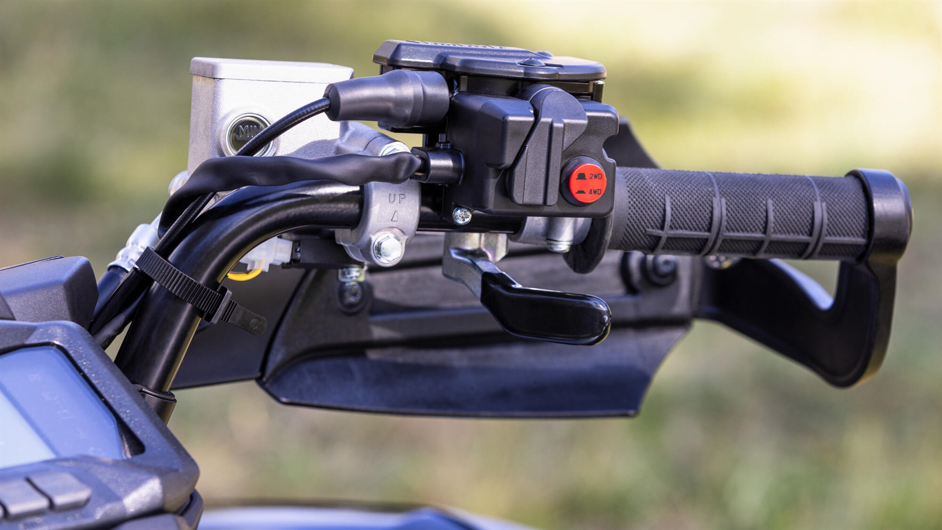 2023-Yamaha-YFM70FWAD-23L-EU-Detail-007-03