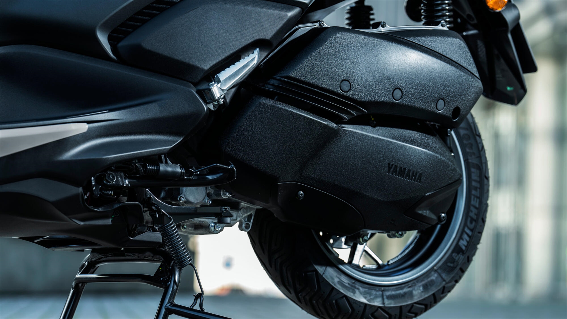 2025-Yamaha-XMAX300ASV-EU-Detail-013-03
