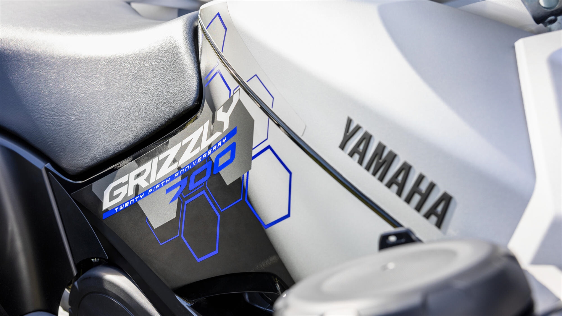 2023-Yamaha-YFM70FWAD-23L-EU-Detail-005-03