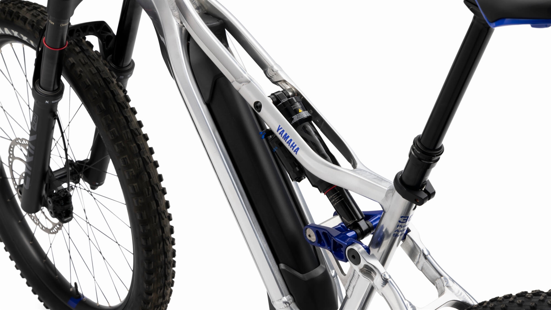 2023-Yamaha-YDX-MORO-EU-Detail-001-03