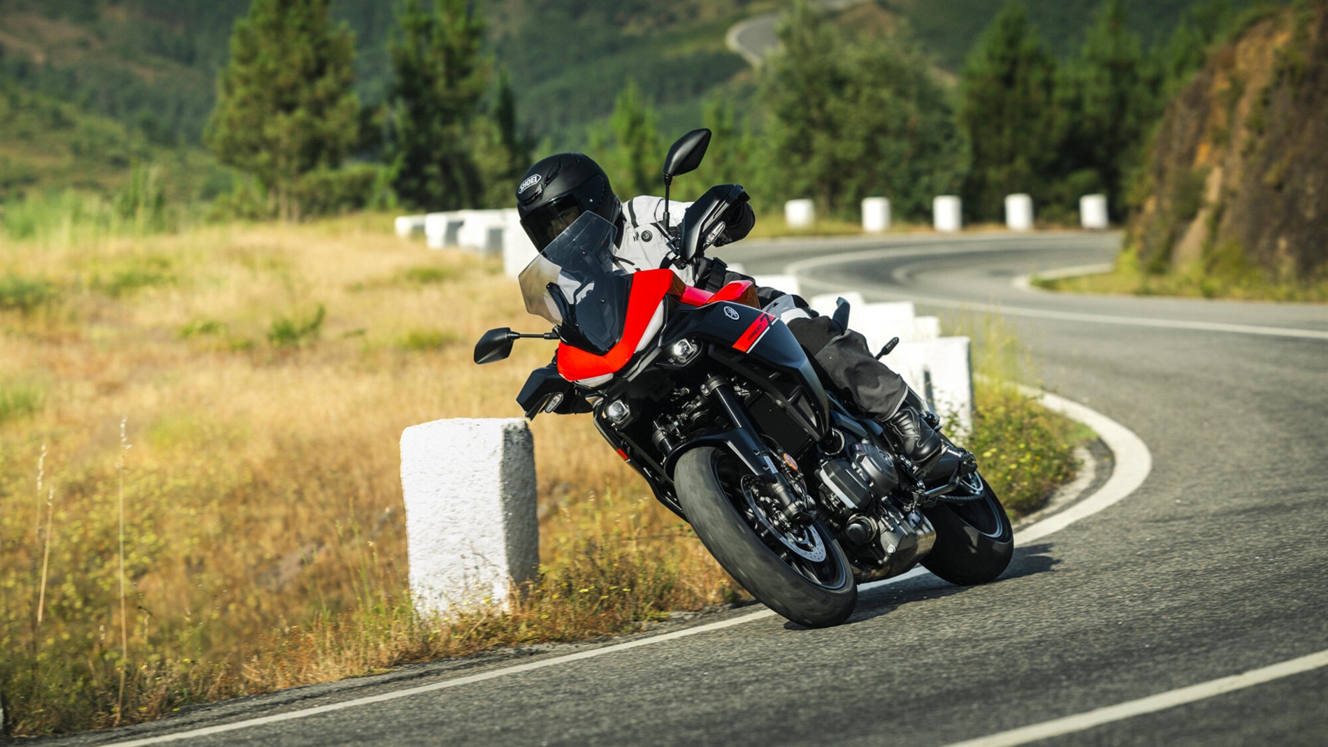 2025-Yamaha-MT07TR-EU-NA-Detail-001-03