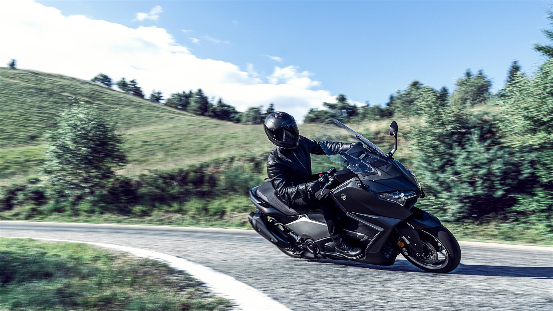 2026-Yamaha-XP500ASV-EU-Black_MAX_-Static-025-03