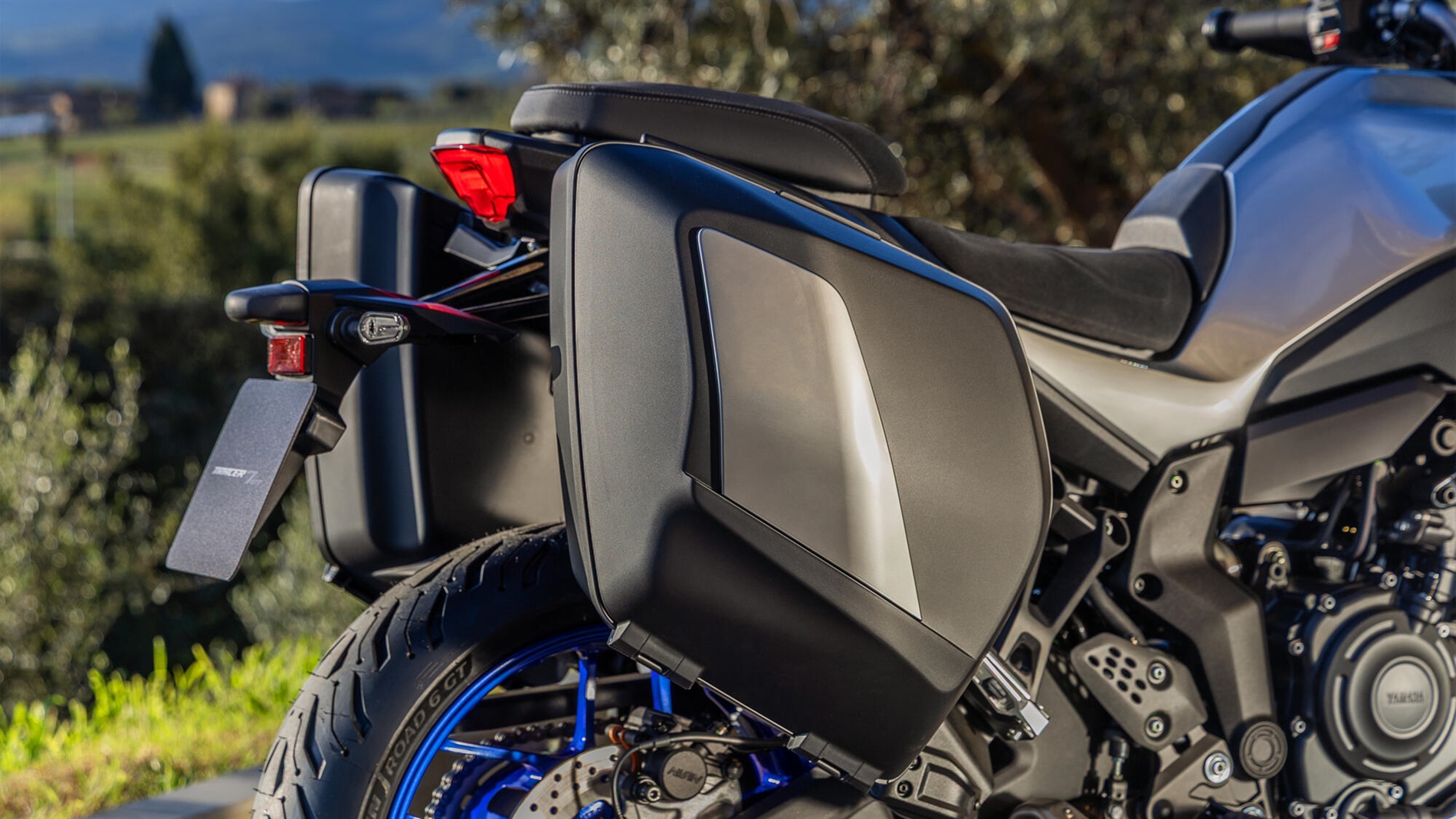 2025-Yamaha-MT07TRGT-EU-NA-Detail-009-03