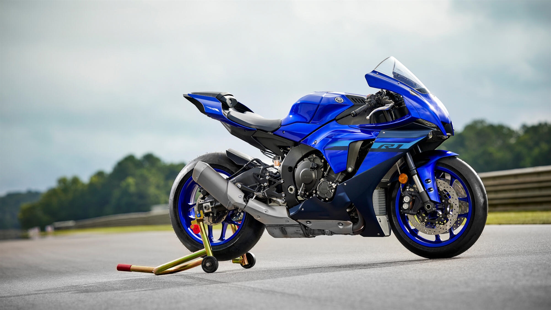 2024-Yamaha-YZF1000R1-EU-Icon_Blue-Static-0467-01