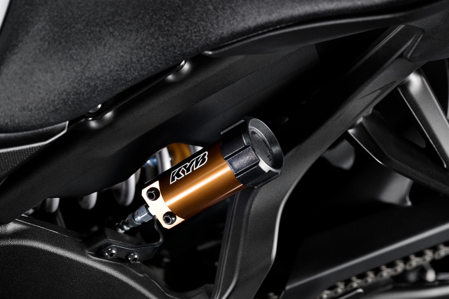 2026-Yamaha-YZF900R9-EU-NA-Detail-005-03