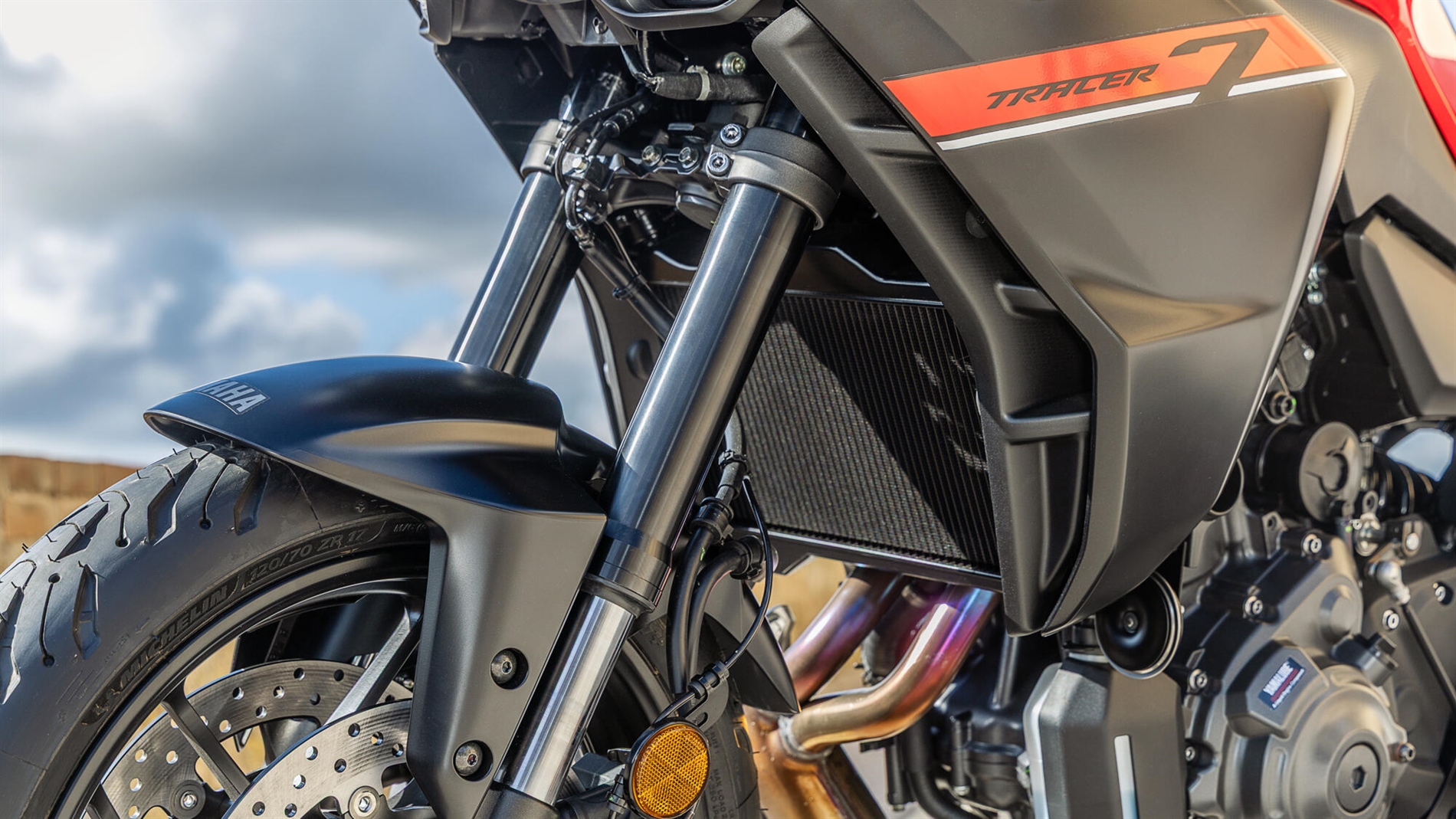2025-Yamaha-MT07TR-EU-NA-Detail-004-03