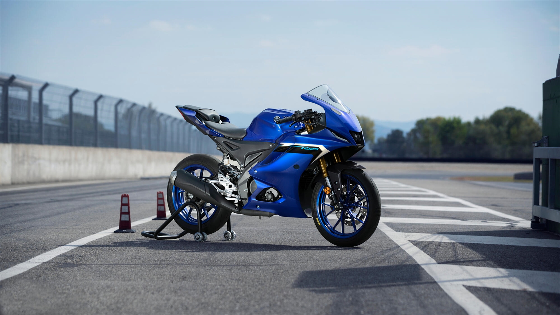 2025-Yamaha-YZF-R125-EU-Icon_Blue-Static-002-03