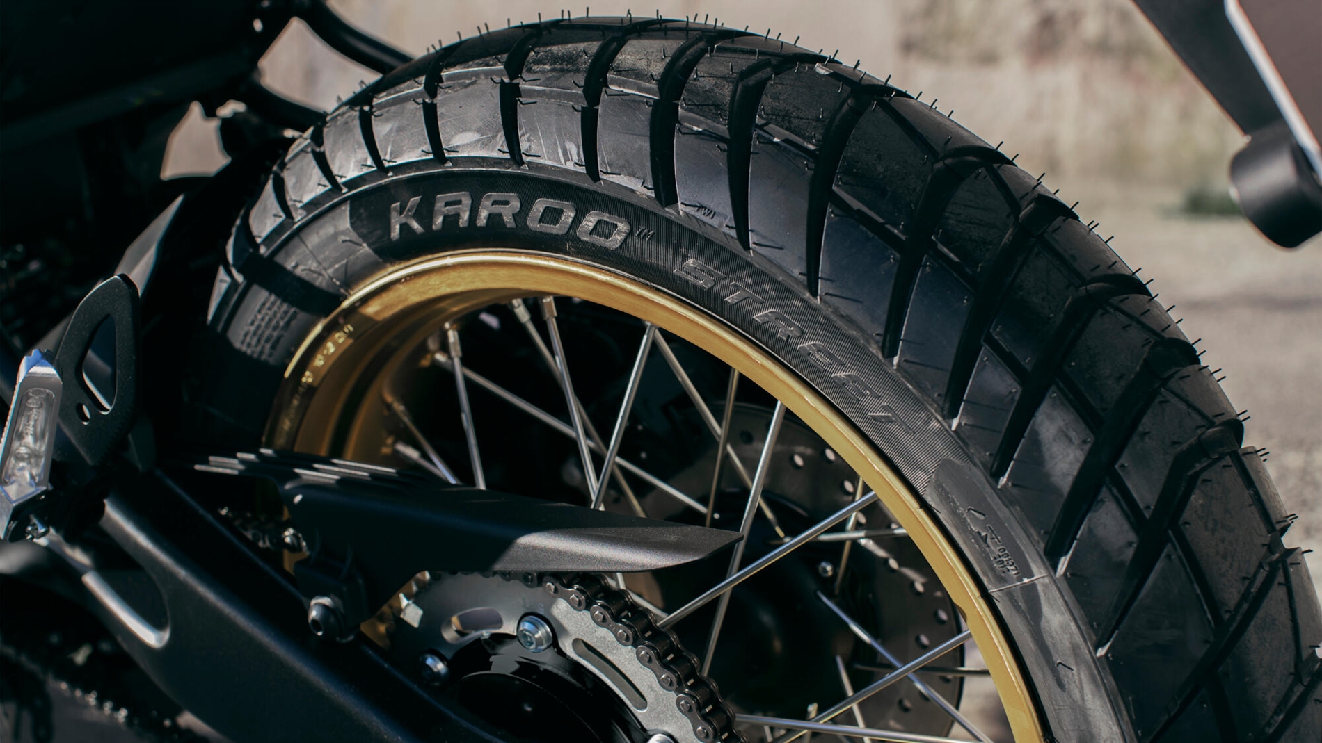 2025-Yamaha-XS125SV-EU-NA-Detail-003-03
