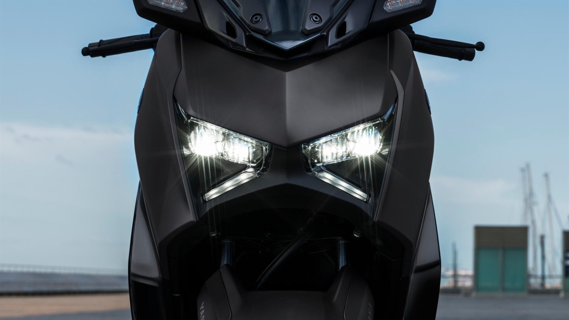 2024-Yamaha-XMAX300-EU-Detail-004-03