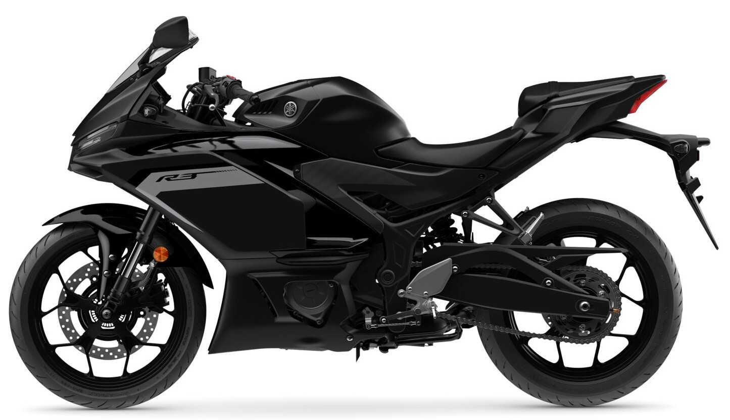 2025-Yamaha-YZF-R320-EU-Midnight_Black-Studio-006-03