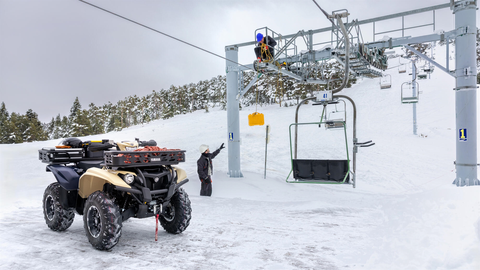 2026-Yamaha-YFM700FWBD-S-EU-Desert_Tan_Midnight_Blue-Static-006-03